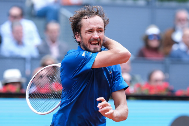 ميدفيديف ينهي سلسلة انتصارات ألكاراز: 