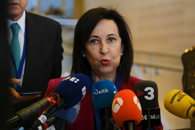 تواجه طائرة وزير الدفاع الإسباني تعطل نظام تحديد المواقع العالمي (GPS) بالقرب من كالينينغراد الروسية