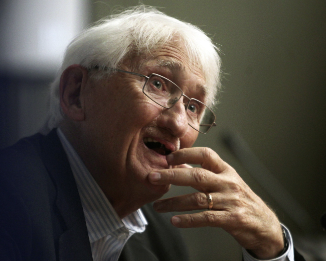 يورغن هابرماس توفي عن عمر يناهز 96 عاما