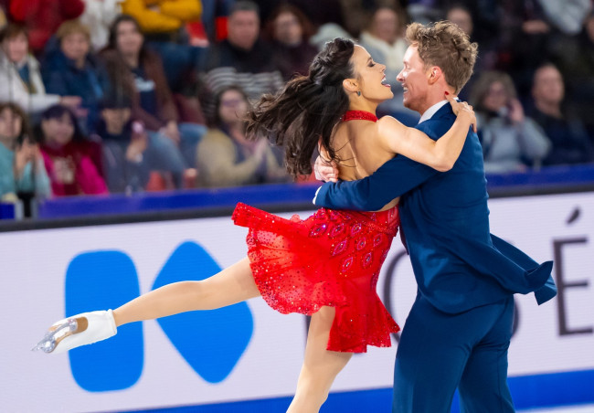 تصل عريضة للتحقيق مع الحكام الذين منحوا فرنسا الميدالية الذهبية في الألعاب الأولمبية الشتوية إلى 15,000 توقيع