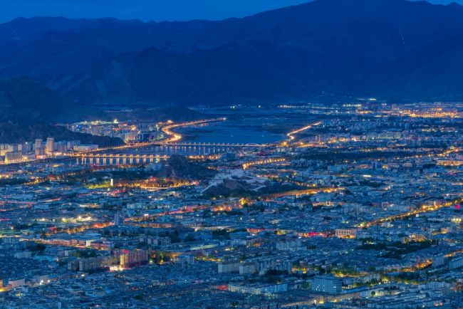 التبت تحتفل بمرور ستة عقود على حكم الصين