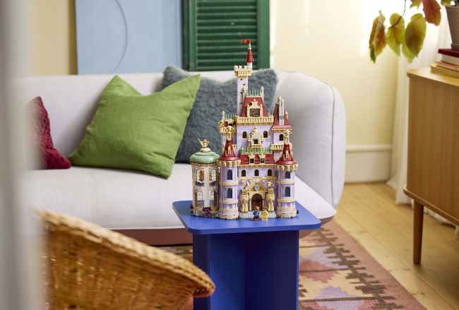 يتعاون Lego و Disney مرة أخرى في مجموعة قلعة Beauty and the Beast