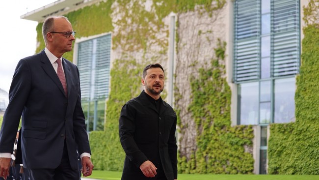 ألمانيا تعمق التزامها بالدفاع عن أوكرانيا من خلال خطة من 10 نقاط