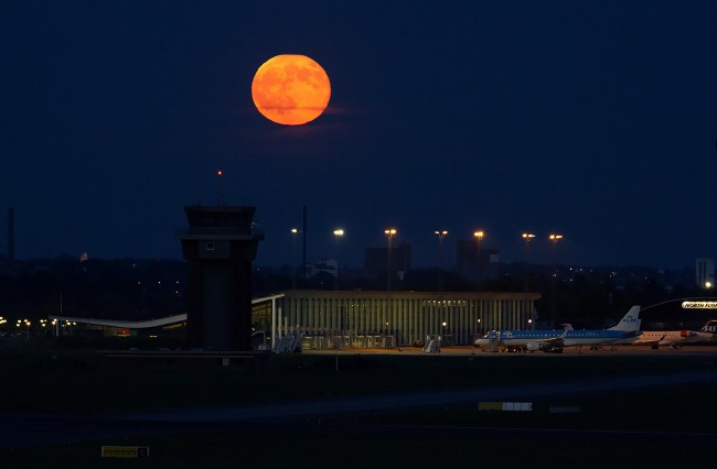 هجوم واسع النطاق بطائرة بدون طيار يعطل 5 مطارات دنماركية في أعقاب إغلاق كوبنهاغن