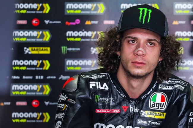 يعترف ماركو بيزيتشي باللوم في الحادث مع مارك ماركيز ويصف ألم السقوط