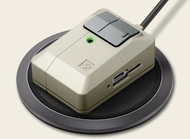 سبيغن تحول AirPods إلى فأرة ماكنتوش قديمة