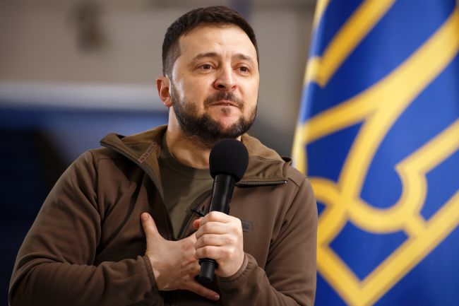 يهدف الرئيس الأوكراني فولوديمير زيلينسكي إلى الضغط على الناتو للحصول على أنظمة دفاع جوي في المنتدى التركي