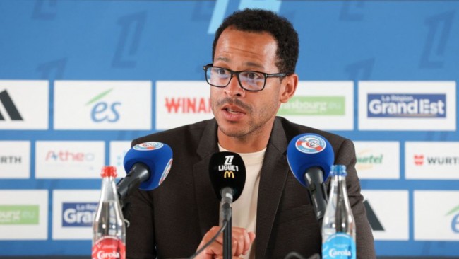 تم تعيين المدرب السابق لتشيلسي ليام روزينيور مدربا رئيسيا لنادي باريس
