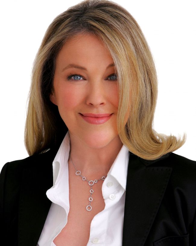 كاثرين أوهارا، نجمة مسلسل "وحيد في المنزل" و"شيتس كريك" و"ذا لاست أوف أس" قد توفيت