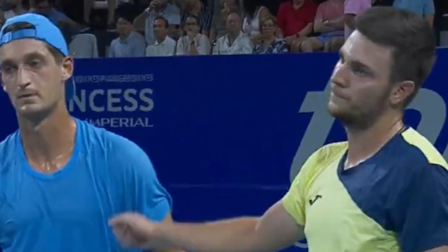 وضع متوتر للغاية في بطولة المكسيك المفتوحة: تيرينس أتماني يخسر مباراة بسبب مخالفة الوقت