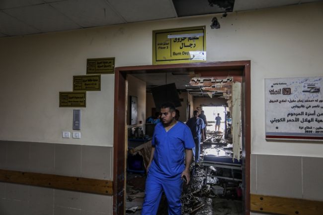 غارة إسرائيلية دامية تستهدف مستشفى في غزة