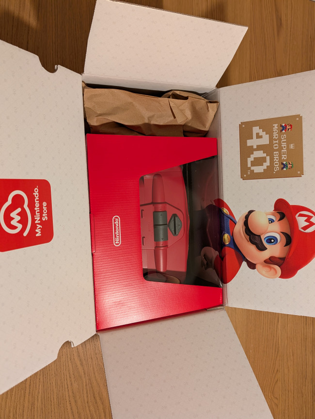 فتح الصندوق والمقارنة: هذا هو شكل Virtual Boy لسويتش