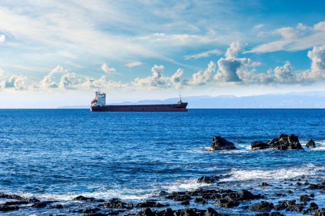 الاتحاد الأوروبي يفرض عقوبات على 41 سفينة أخرى في أسطول الظل الروسي