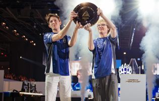 كأس العالم للرياضات الإلكترونية 2026: BIG تضمن كأس Fortnite بعد مرحلة متوترة Finals 