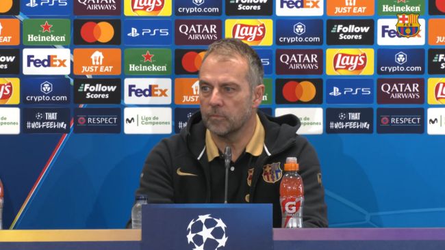 يعلق هانسي فليك على إيماءاته خلال مباراة برشلونة الأخيرة: "لا أريد أن يراني حفيدي أفعل ذلك"