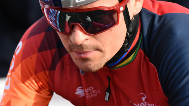 توم بيدكوك يفوز بالمرحلة الأولى بعد أقل من شهر من سقوطه من واد