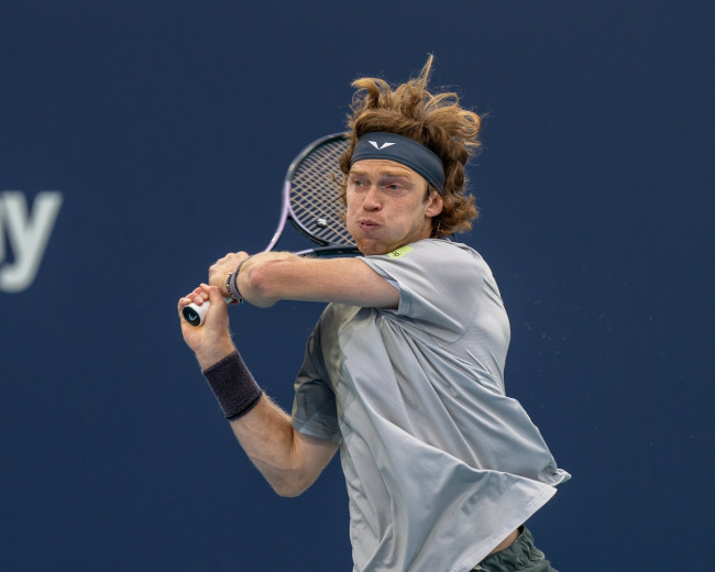 ألكاراز، روبليف أو سينر، في ربع نهائي قطر: الجدول ليوم الخميس 19 فبراير