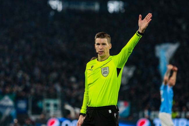 يمكن الموافقة على "قانون فينجر" الثوري قريبا ، وسيغير معنى التسلل في كرة القدم