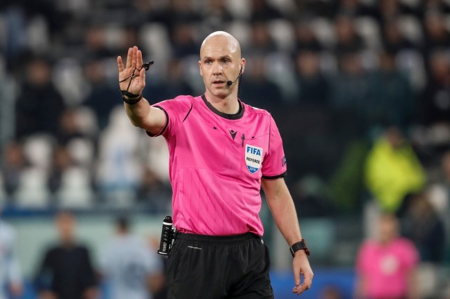 حكم كأس العالم في مباراة إسبانيا ضد البرتغال أنتوني تايلور اعتزل، مشيرا إلى ضغط شديد ومراقبة: لقد واجهه مورينيو ذات مرة