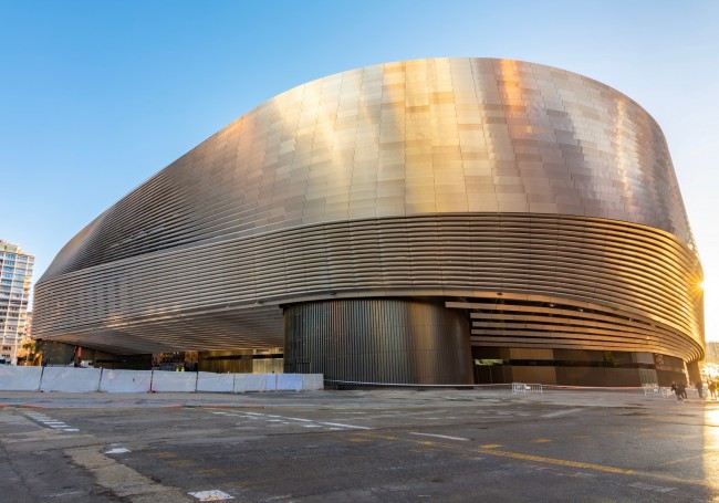 ريال مدريد يتعرض لانتكاسة أخرى مع البرنابيو: المحكمة العليا في مدريد تمنع بناء مواقف جديدة