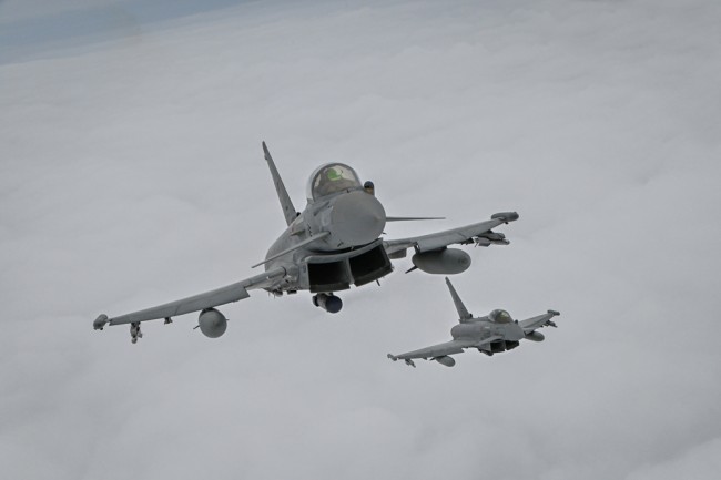 طائرات مقاتلة بريطانية تنضم إلى دوريات الناتو فوق بولندا