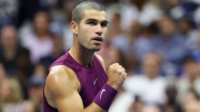 كارلوس ألكاراز يحطم الرقم القياسي الشخصي في بطولة اليابان المفتوحة