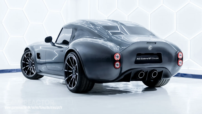 تم الكشف عن كوبيه AC Cobra GT Coupe ذات طابع الحنين والجنون