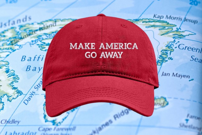 الدنمارك تحول قبعات ترامب إلى رمز للاحتجاج على جرينلاند: "Make America Go Away "