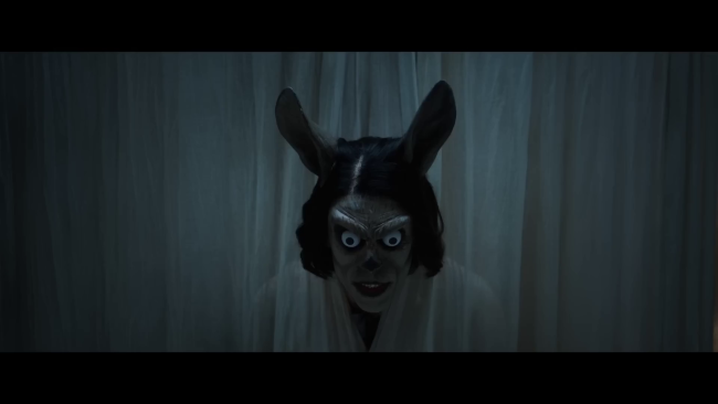 آدم سكوت يعيش رحلة أيرلندية من أسوأ كوابيسه في Hokum 