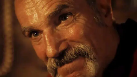 دانيال داي لويس ينفي تلميحات للعودة إلى التمثيل