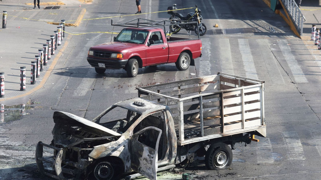 العنف بعد أن قتلت قوات الأمن المكسيكية أحد أكثر مهربي المخدرات المطلوبين في العالم