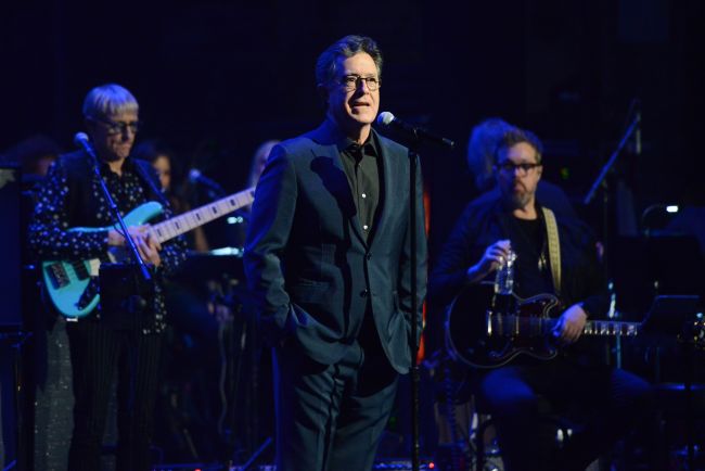 يفقد التلفزيون في وقت متأخر من الليل لاعبا رئيسيا حيث تم إلغاء العرض المتأخر مع ستيفن كولبير