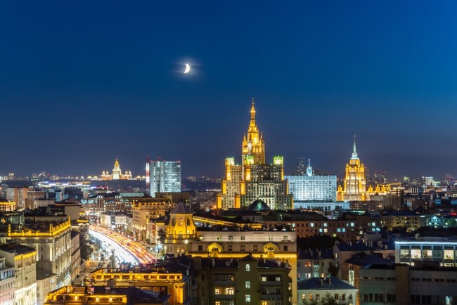 تخطط روسيا لبناء محطة طاقة نووية على سطح القمر خلال عقد من الزمن