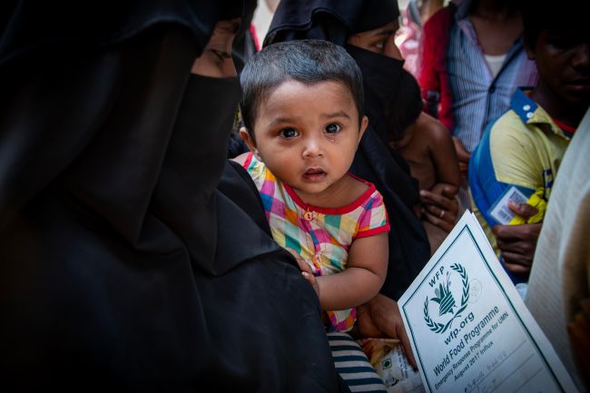 يواجه اللاجئون الروهينغا في بنغلاديش أزمة تلوح في الأفق مع نقص المساعدات الذي يهدد البقاء على قيد الحياة