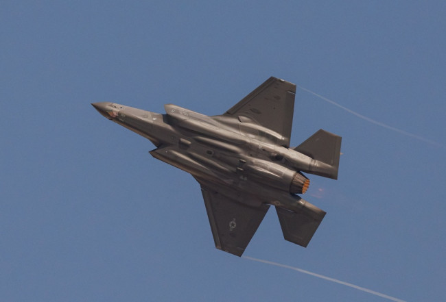 السفير الأمريكي يدفع البرتغال لشراء طائرات F-35