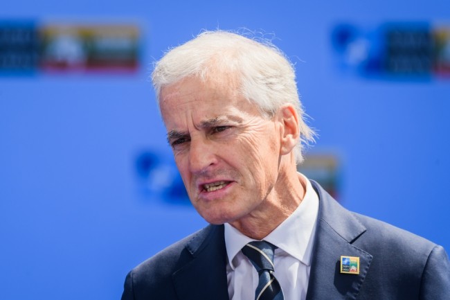 جوناس غار ستوير "لا يستطيع تحديد" التورط الروسي في مشاهدات الطائرات بدون طيار التي أغلقت مطاري كوبنهاغن وأوسلو