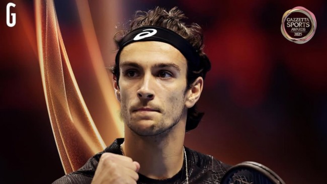 انقسم مشجعو التنس بعد أن اختارت صحيفة لا جازيتا ديلو سبورت لورنزو موستي على يانيك سينر كأفضل رياضي إيطالي لهذا العام