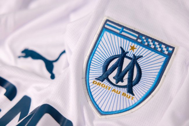 يجبر أولمبيك مارسيليا اللاعبين على البقاء طوال الليل في ملاعب التدريب، مما ينتهك قانون العمل وشكل من أشكال التحرش