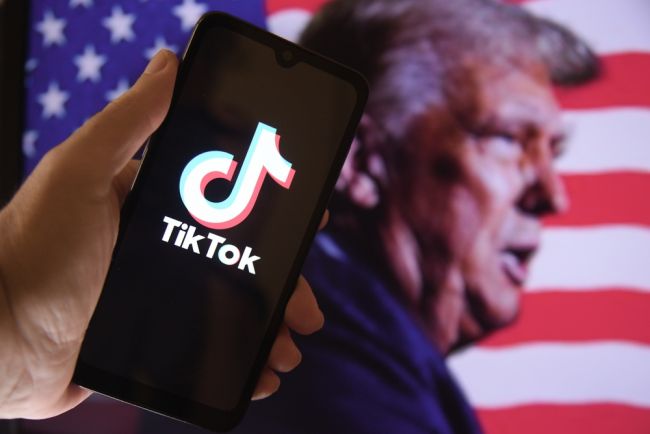 ترامب يطلق حساب TikTok قبل اتخاذ قرار بشأن مستقبل المنصة