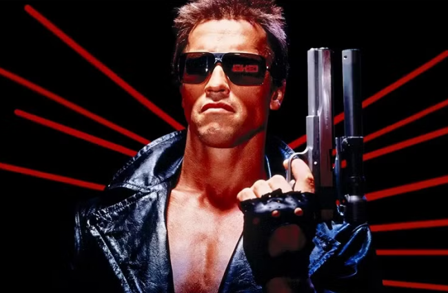 جيمس كاميرون يحذر من نهاية العالم على غرار Terminator