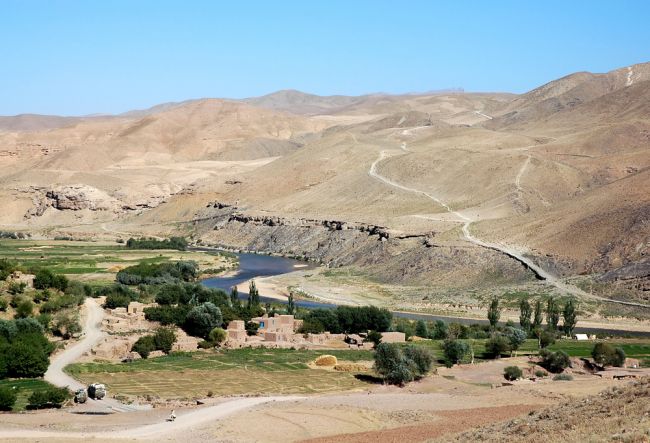 حادث تحطم حافلة في غرب أفغانستان يخلف 79 قتيلا