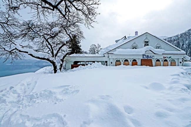 قتل ما لا يقل عن 30 شخصا وإصابة حوالي 200 بعد أسابيع من تساقط الثلوج الكثيف في اليابان