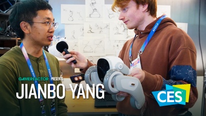 مقابلة الذكاء الاصطناعي لحيوانات روبوت ورفيق مكتبي - Loona في معرض CES