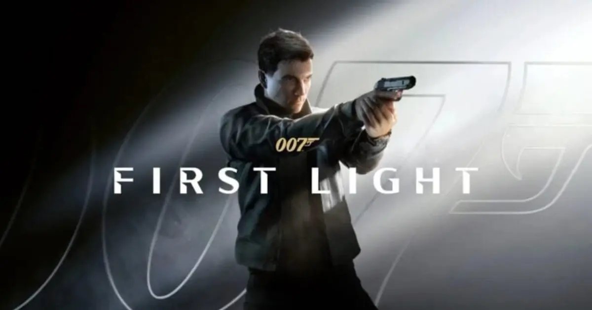 صورة ترويجية للعبة الفيديو 007 First Light يظهر فيها رجل يمسك بمسدس.